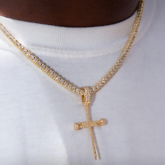 GLD Nail Cross Crucifix 18k Yellow Gold Plated with CZ stones NEVER USED - Picture 5 of 5